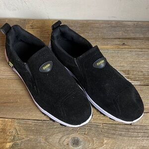 Zuodi sport outdoor walking breathable men’s shoes. Size 42. NWOT.